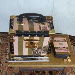 Juicy Couture x Sephora Striped Train Case - Pink & Gold